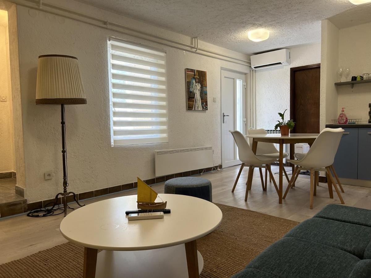 Peaceful Apartment With Patio Rovinj Exterior photo
