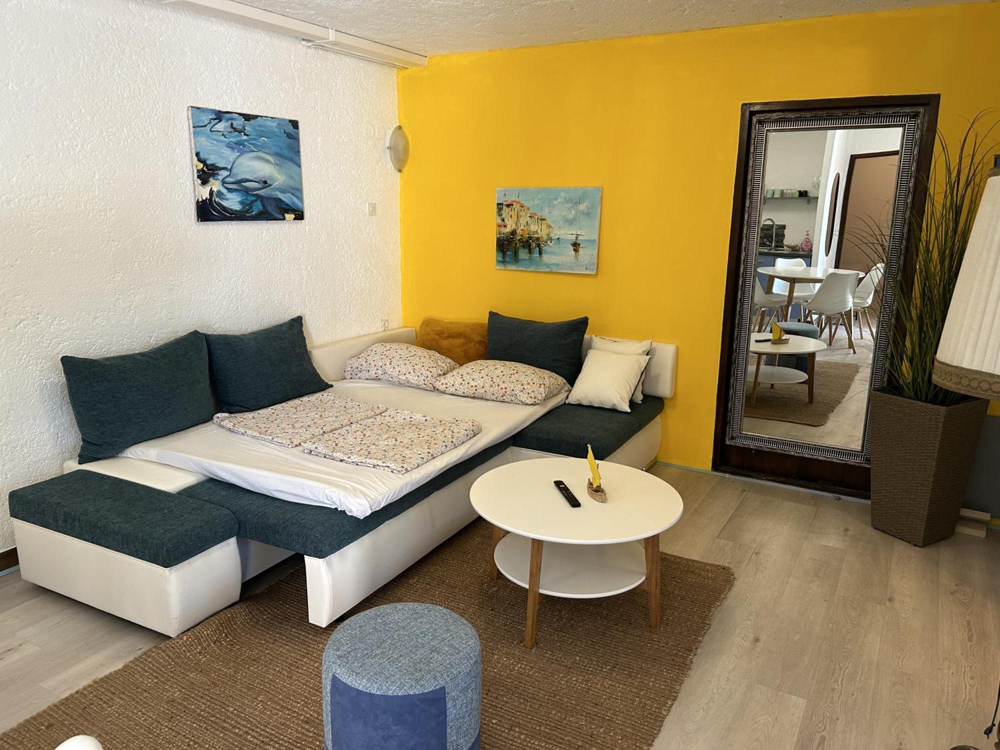 Peaceful Apartment With Patio Rovinj Exterior photo
